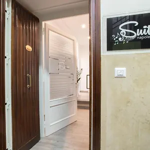 https://suite-napoletana.hotels-amalfi.com